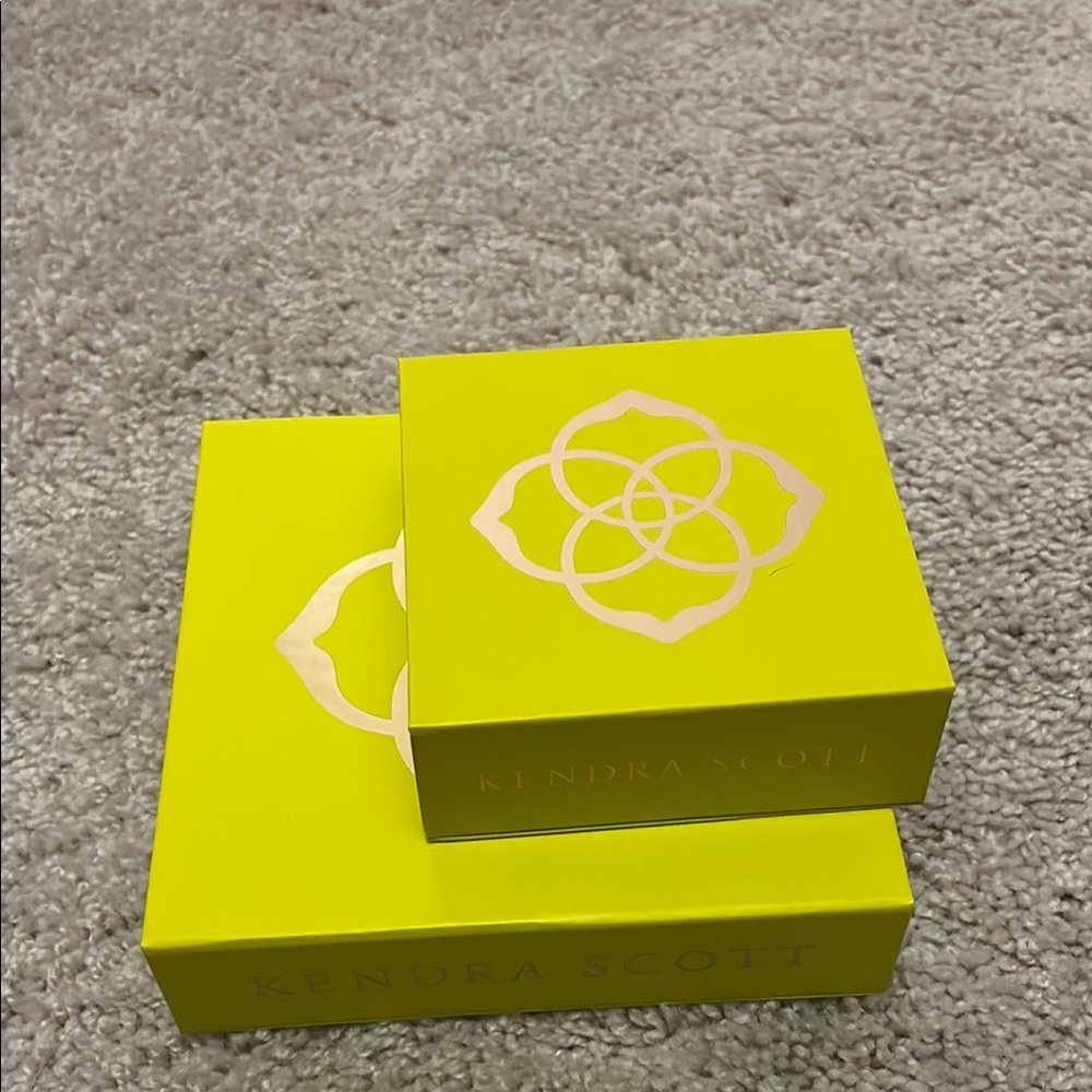 Kendra Scott Gift Boxes